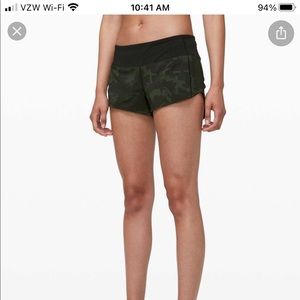 Lululemon speed up 2.5” camo shorts